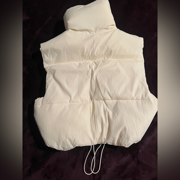 Cream Puffer Vest - Picture 4 of 4